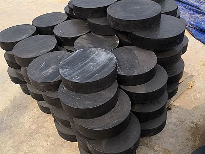 云安区板式橡胶支座由若干层橡胶片与薄钢板经加压硫化